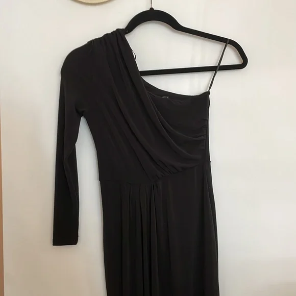 Formal dress - Picture 2 of 4